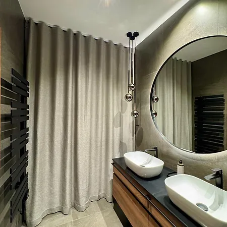 Lux Apartman Révkomárom